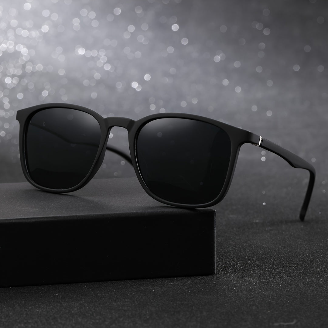Classic polarized sunglasses for men with refined design and UV protection