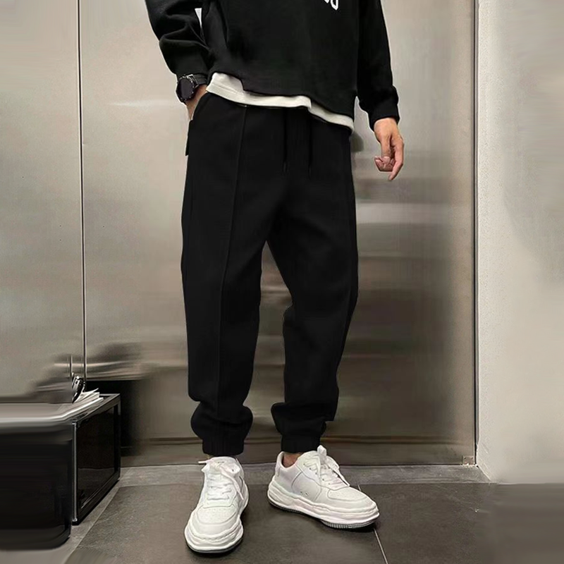 Men's sports pants with drawstring waistband