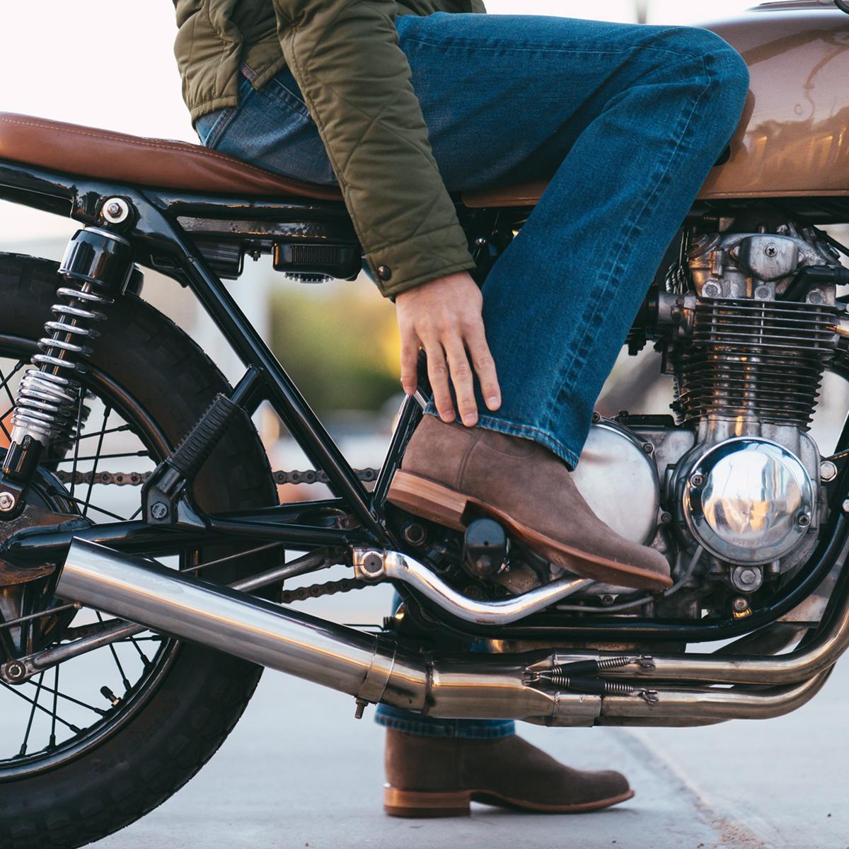 High-Top Cowboy Boots for Men – Stylish & Durable Design