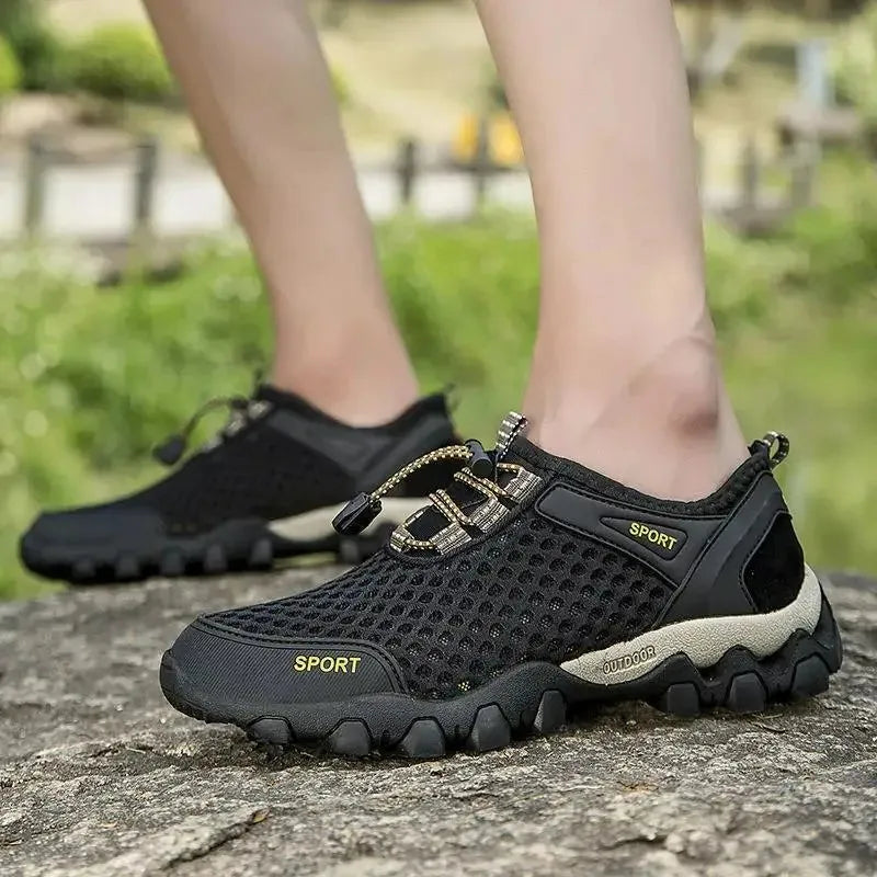 Men's sporty outdoor shoes