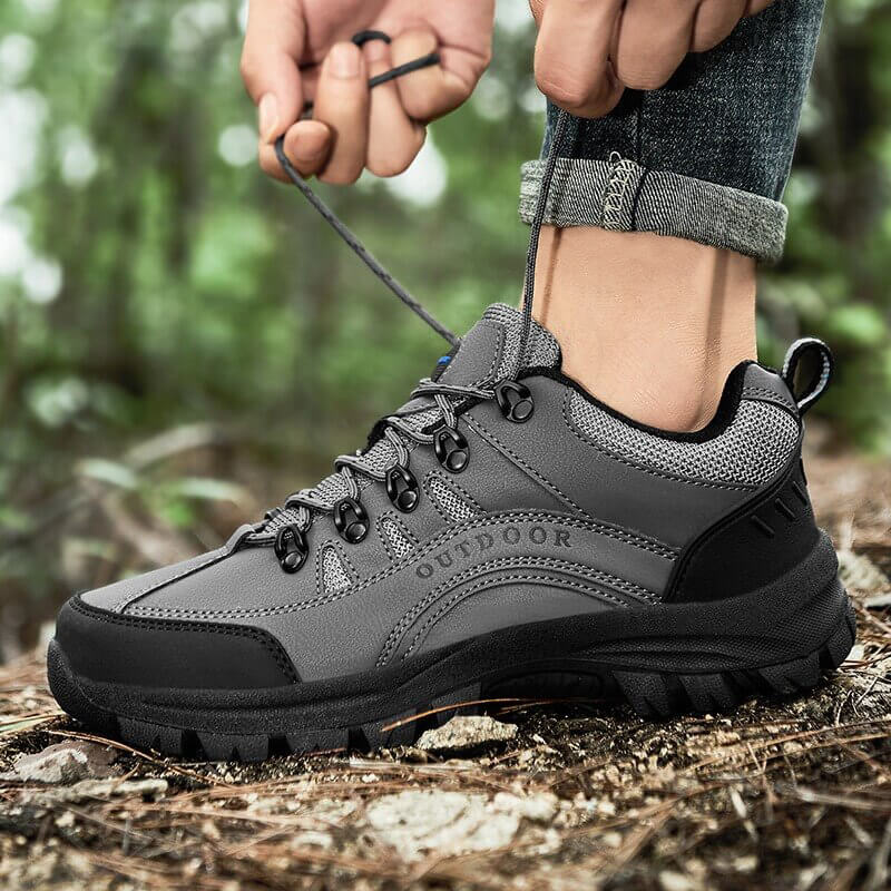 Men outdoor hiking shoes low-top thick sole anti-slip travel footwear