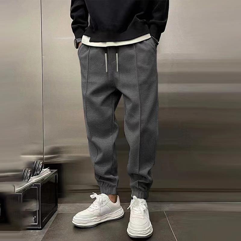 Men's sports pants with drawstring waistband